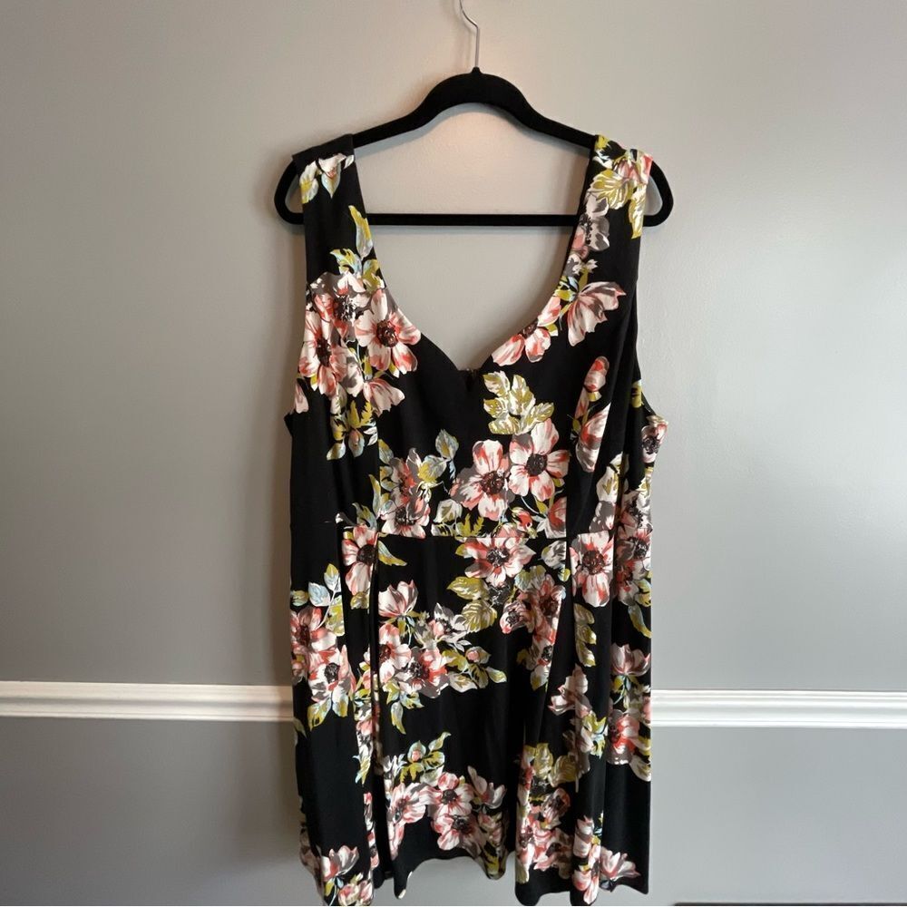Torrid Floral Dress sleeveless sweetheart neckline size 28 5 5X skater summer